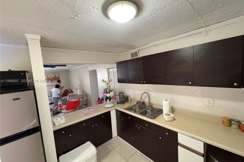 Купить кондоминиум в Хайалиа, Флорида 3 спальни, 121.61м2, № 2050959 - фото 6