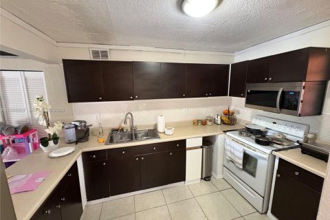 Купить кондоминиум в Хайалиа, Флорида 3 спальни, 121.61м2, № 2050959 - фото 5