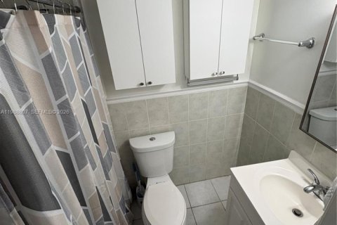 Купить кондоминиум в Хайалиа, Флорида 3 спальни, 121.61м2, № 2050959 - фото 9