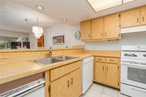 Condo in New Smyrna Beach, Florida, 2 bedrooms  № 1810188 - photo 5