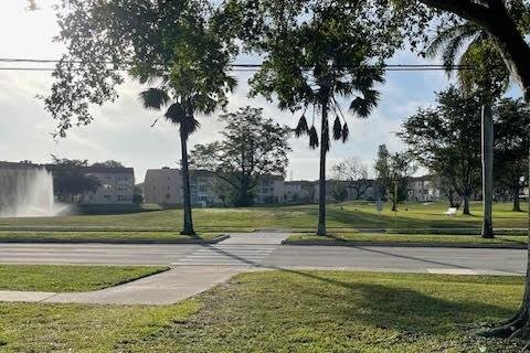 Condo in Sunrise, Florida, 1 bedroom  № 977092 - photo 1