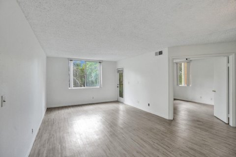 Купить кондоминиум в Помпано-Бич, Флорида 4 комнаты, 96.15м2, № 2244616 - фото 6