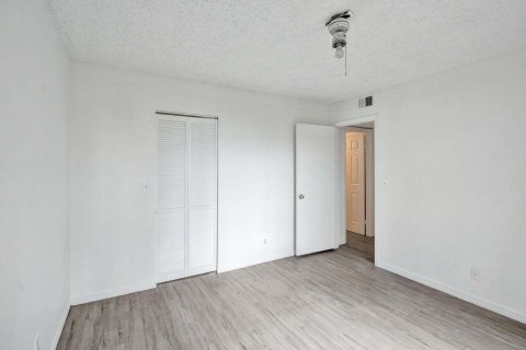 Купить кондоминиум в Помпано-Бич, Флорида 4 комнаты, 96.15м2, № 2244616 - фото 30