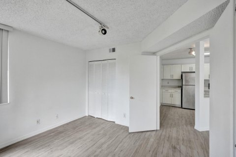 Купить кондоминиум в Помпано-Бич, Флорида 4 комнаты, 96.15м2, № 2244616 - фото 18