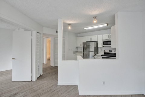 Купить кондоминиум в Помпано-Бич, Флорида 4 комнаты, 96.15м2, № 2244616 - фото 11