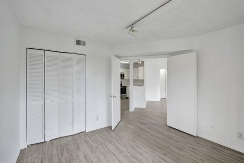 Купить кондоминиум в Помпано-Бич, Флорида 4 комнаты, 96.15м2, № 2244616 - фото 20