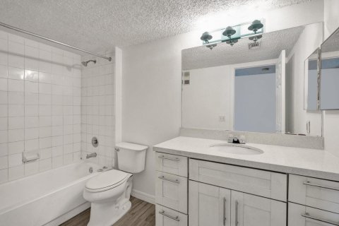 Купить кондоминиум в Помпано-Бич, Флорида 4 комнаты, 96.15м2, № 2244616 - фото 23