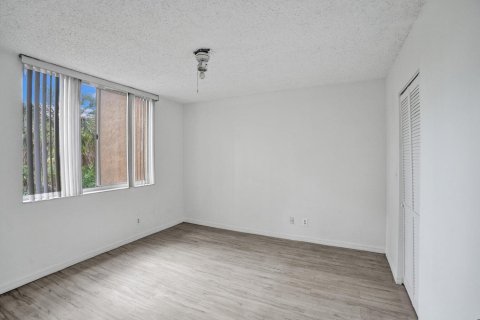 Купить кондоминиум в Помпано-Бич, Флорида 4 комнаты, 96.15м2, № 2244616 - фото 25