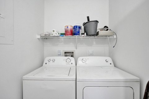 Купить кондоминиум в Помпано-Бич, Флорида 4 комнаты, 96.15м2, № 2244616 - фото 10
