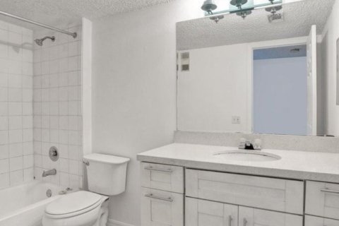Купить кондоминиум в Помпано-Бич, Флорида 4 комнаты, 96.15м2, № 2244616 - фото 24