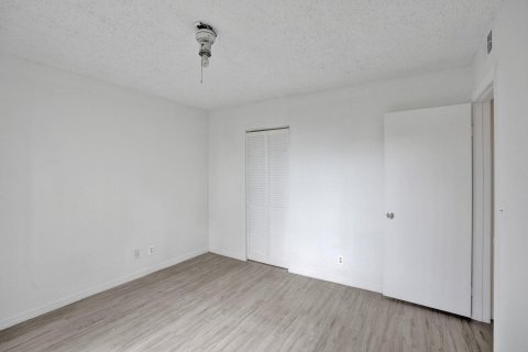 Купить кондоминиум в Помпано-Бич, Флорида 4 комнаты, 96.15м2, № 2244616 - фото 28
