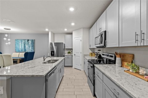 House in Spring Hill, Florida 4 bedrooms, 170.94 sq.m. № 1798643 - photo 10
