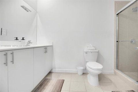 Купить таунхаус в Майами-Гарденс, Флорида 4 спальни, 164.72м2, № 2081250 - фото 19
