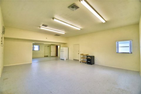 House in Winter Haven, Florida 3 bedrooms, 175.59 sq.m. № 2203157 - photo 25