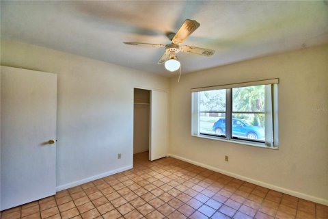 House in Winter Haven, Florida 3 bedrooms, 175.59 sq.m. № 2203157 - photo 14