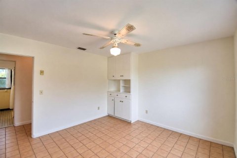 House in Winter Haven, Florida 3 bedrooms, 175.59 sq.m. № 2203157 - photo 12