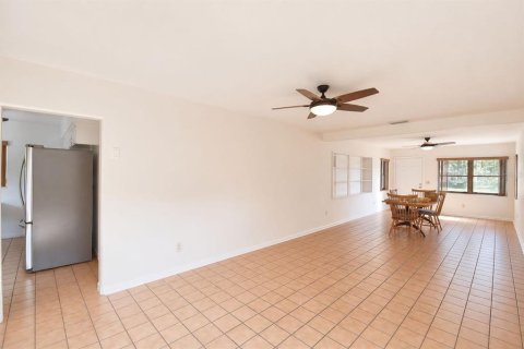 House in Winter Haven, Florida 3 bedrooms, 175.59 sq.m. № 2203157 - photo 6