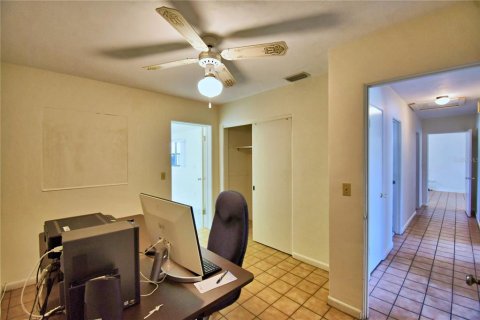 House in Winter Haven, Florida 3 bedrooms, 175.59 sq.m. № 2203157 - photo 21
