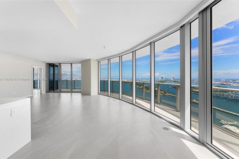 Condominio en venta en Miami, Florida, 3 dormitorios, 187.48 m2 № 1790510 - foto 2