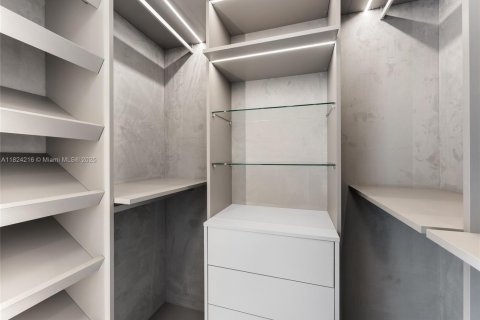Condominio en venta en Miami, Florida, 3 dormitorios, 187.48 m2 № 1790510 - foto 19
