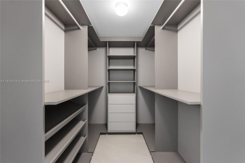 Condominio en venta en Miami, Florida, 3 dormitorios, 187.48 m2 № 1790510 - foto 26
