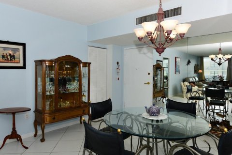 Купить кондоминиум в Палм-Бич, Флорида 5 комнат, 120.03м2, № 2087690 - фото 11