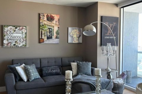 Apartment in Miami, Florida 1 bedroom, 74.32 sq.m. № 1955924 - photo 9