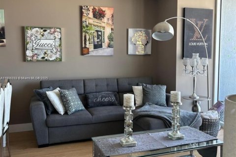 Apartment in Miami, Florida 1 bedroom, 74.32 sq.m. № 1955924 - photo 11