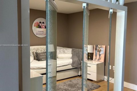 Apartment in Miami, Florida 1 bedroom, 74.32 sq.m. № 1955924 - photo 17