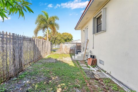 Снять в аренду виллу или дом в Халландейл-Бич, Флорида 1 спальня, 222.5м2, № 1998520 - фото 4