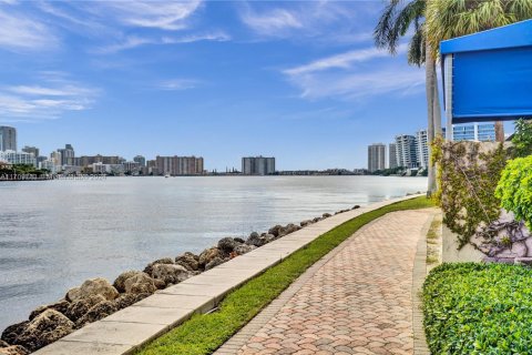 Copropriété à vendre à Aventura, Floride: 2 chambres, 126.81 m2 № 1969036 - photo 23