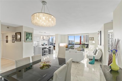 Copropriété à vendre à Aventura, Floride: 2 chambres, 126.81 m2 № 1969036 - photo 10