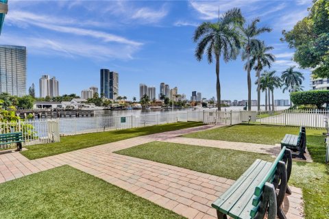 Copropriété à vendre à Aventura, Floride: 2 chambres, 126.81 m2 № 1969036 - photo 27