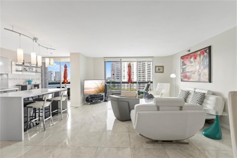 Copropriété à vendre à Aventura, Floride: 2 chambres, 126.81 m2 № 1969036 - photo 11