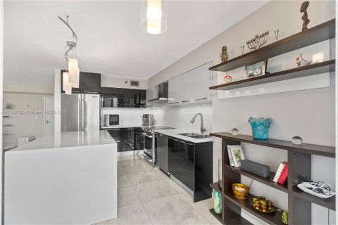 Copropriété à vendre à Aventura, Floride: 2 chambres, 126.81 m2 № 1969036 - photo 5