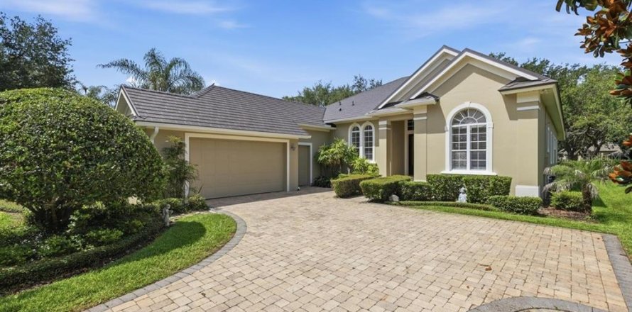 House in Windermere, Florida 4 bedrooms, 268.21 sq.m. № 2379119