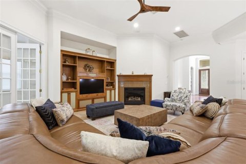 House in Windermere, Florida 4 bedrooms, 268.21 sq.m. № 2379119 - photo 9