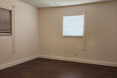 Снять в аренду кондоминиум в Лейк-Уорт, Флорида 2 спальни, 83.05м2, № 2024610 - фото 4