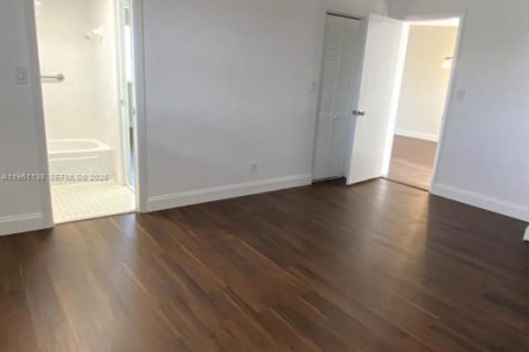 Снять в аренду кондоминиум в Лейк-Уорт, Флорида 2 спальни, 83.05м2, № 2024610 - фото 26