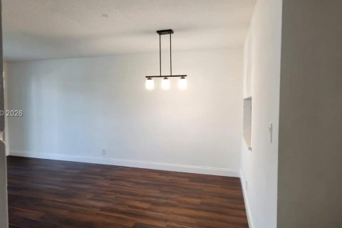 Снять в аренду кондоминиум в Лейк-Уорт, Флорида 2 спальни, 83.05м2, № 2024610 - фото 18