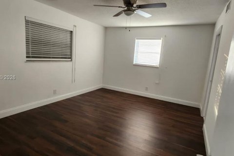 Снять в аренду кондоминиум в Лейк-Уорт, Флорида 2 спальни, 83.05м2, № 2024610 - фото 14