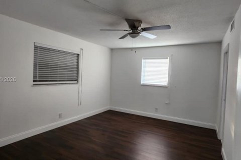 Снять в аренду кондоминиум в Лейк-Уорт, Флорида 2 спальни, 83.05м2, № 2024610 - фото 8