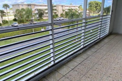 Снять в аренду кондоминиум в Лейк-Уорт, Флорида 2 спальни, 83.05м2, № 2024610 - фото 30