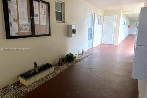 Снять в аренду кондоминиум в Лейк-Уорт, Флорида 2 спальни, 83.05м2, № 2024610 - фото 21