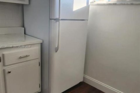 Снять в аренду кондоминиум в Лейк-Уорт, Флорида 2 спальни, 83.05м2, № 2024610 - фото 16