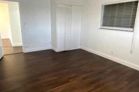 Снять в аренду кондоминиум в Лейк-Уорт, Флорида 2 спальни, 83.05м2, № 2024610 - фото 5