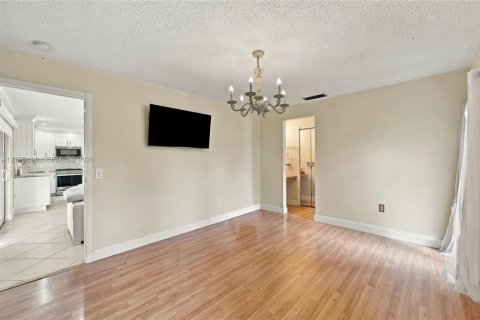 Villa ou maison à vendre à Sunrise, Floride: 2 chambres, 96.99 m2 № 2422075 - photo 14