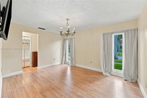 Villa ou maison à vendre à Sunrise, Floride: 2 chambres, 96.99 m2 № 2422075 - photo 13