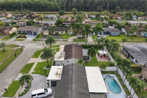 Villa ou maison à vendre à Sunrise, Floride: 2 chambres, 96.99 m2 № 2422075 - photo 29