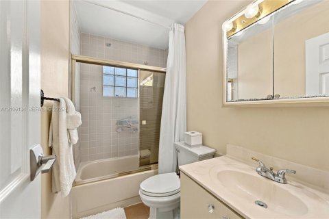 Villa ou maison à vendre à Sunrise, Floride: 2 chambres, 96.99 m2 № 2422075 - photo 19